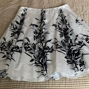 Jones New York White A-Line Skirt with black floral design